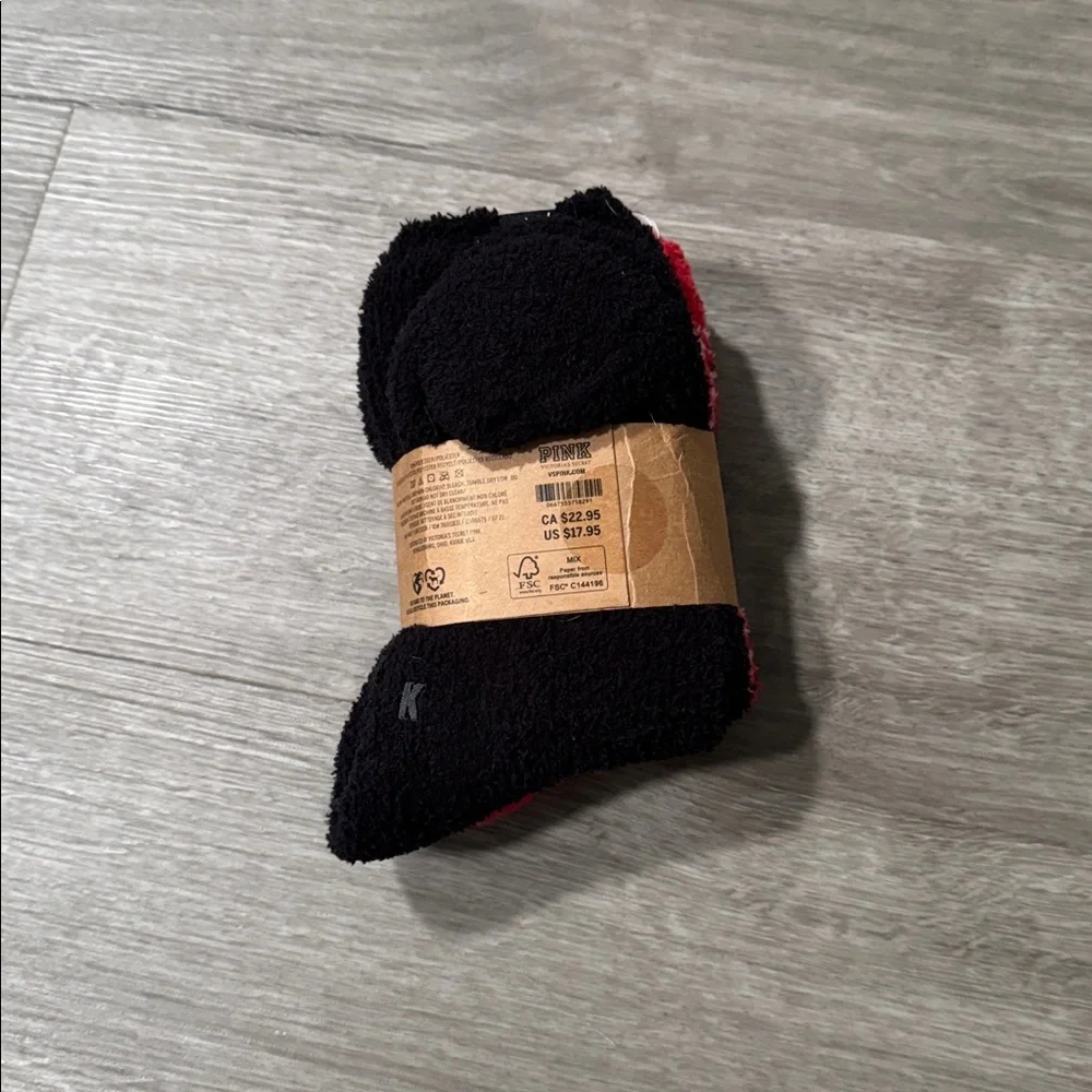 PINK Victoria’s Secret Marshmallow Knit Crew Sock Pair
